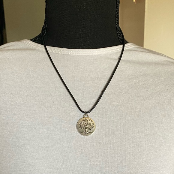 Tree Of Life Necklace - Picture 3 of 8